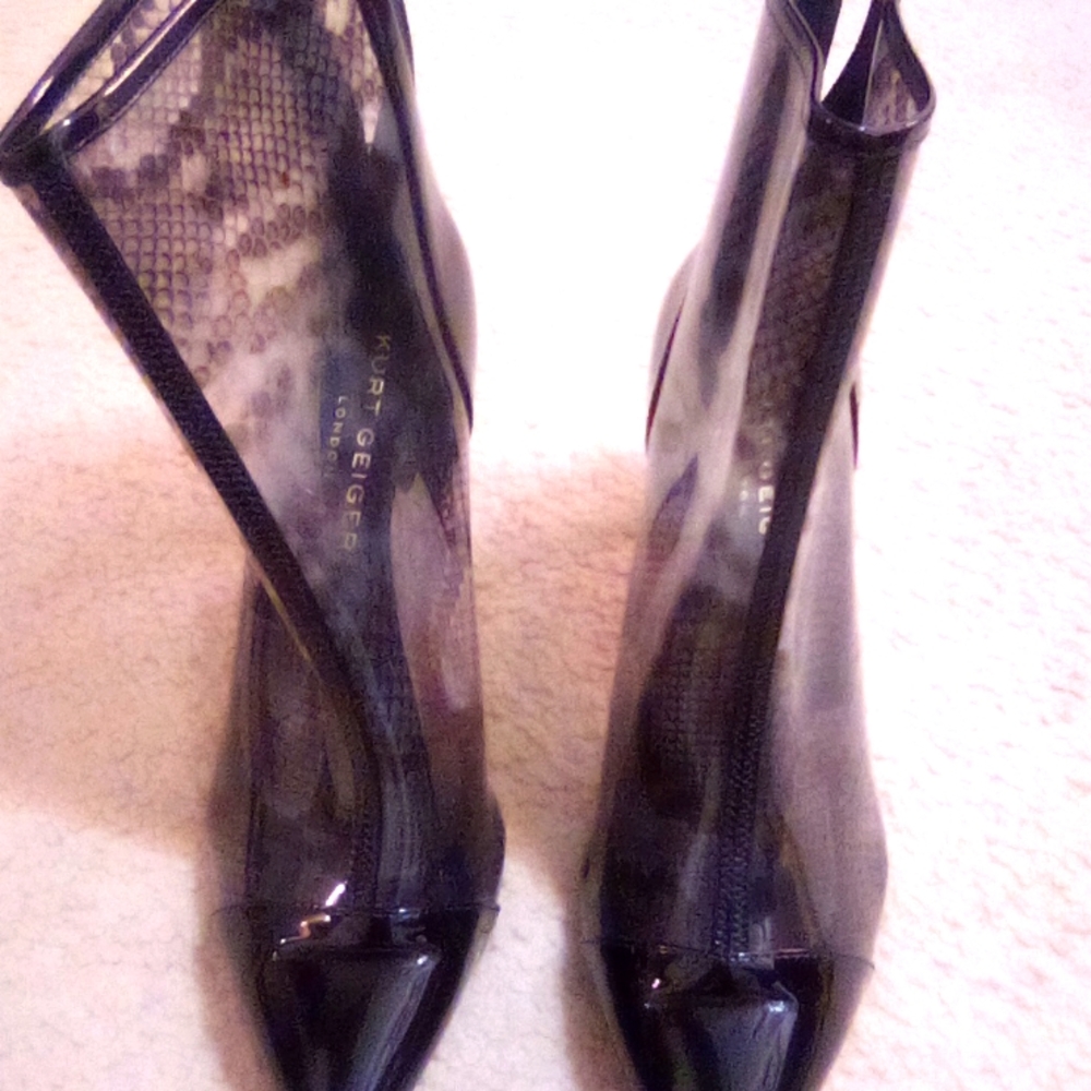 BOOTIES